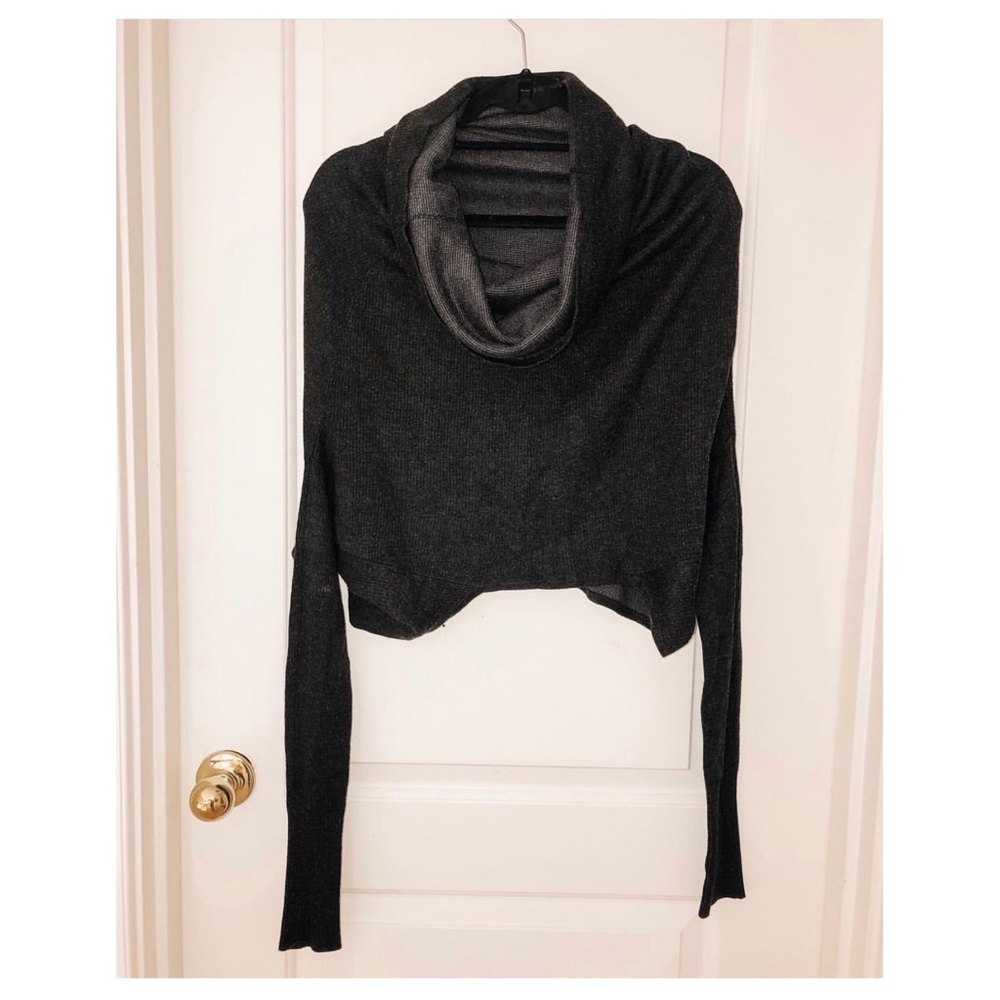 Lululemon Serenity sweater, multiple ways to wear